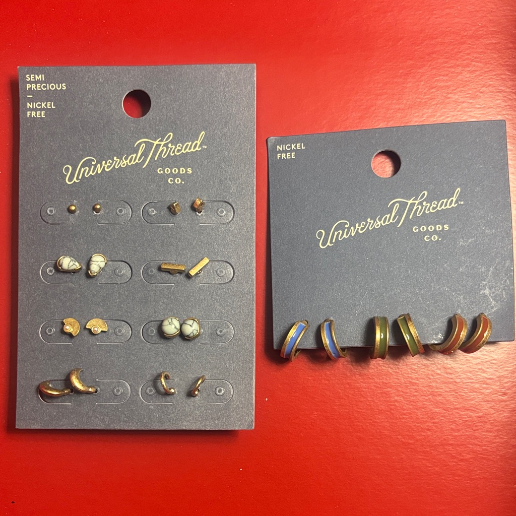 Universal Thread Gold Earring Sets